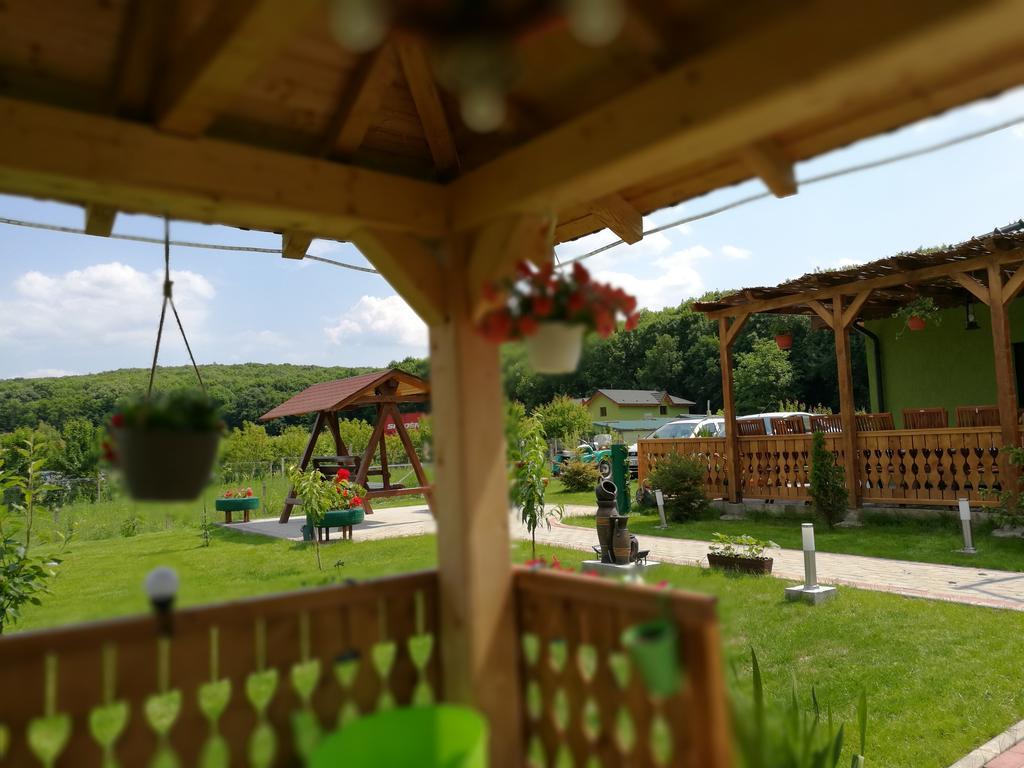 Agropensiunea Valea Fagilor Luncavita 外观 照片